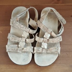 Sz 8 Vionic orthotic sandals, gold & tan